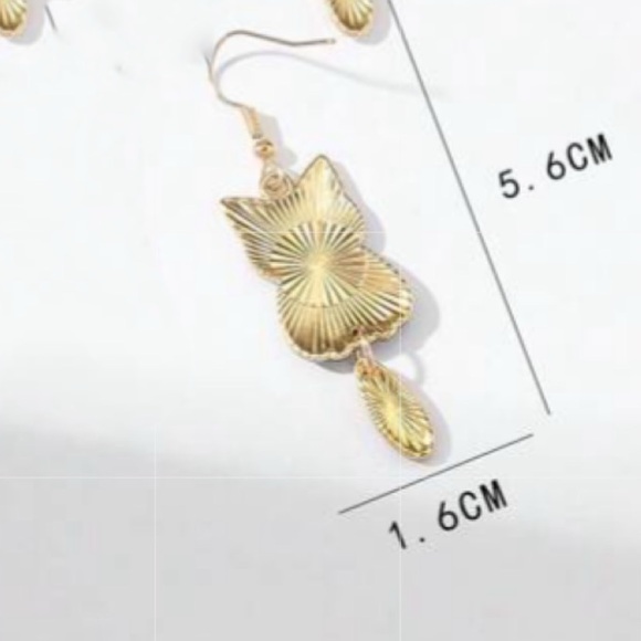 💟 2/$15 💟 🆕 Kitty Cat Earrings! NEW! Cute Dangling Tail that moves! Puurrfect - Picture 2 of 4